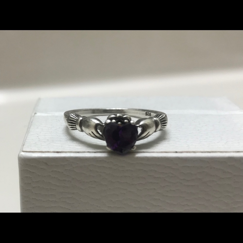 Ring - Picture 2 of 5